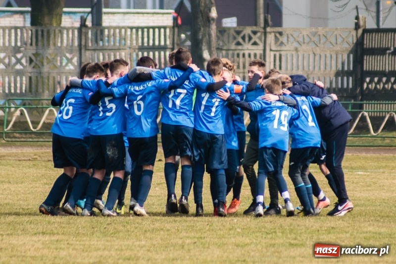 Zdjęcie w galerii na portalu naszraciborz.pl: Dwa oblicza trampkarzy Unii. Podbeskidzie pokonane wiadomości z regionu