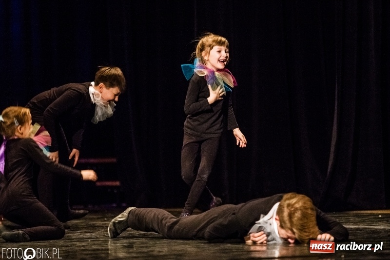 Zdjęcie w galerii na portalu naszraciborz.pl: Premiera spektaklu Grupy Teatralnej Miodzio  wiadomości z regionu