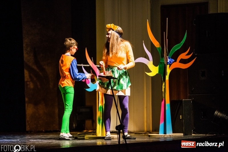 Zdjęcie w galerii na portalu naszraciborz.pl: Premiera spektaklu Grupy Teatralnej Miodzio  wiadomości z regionu