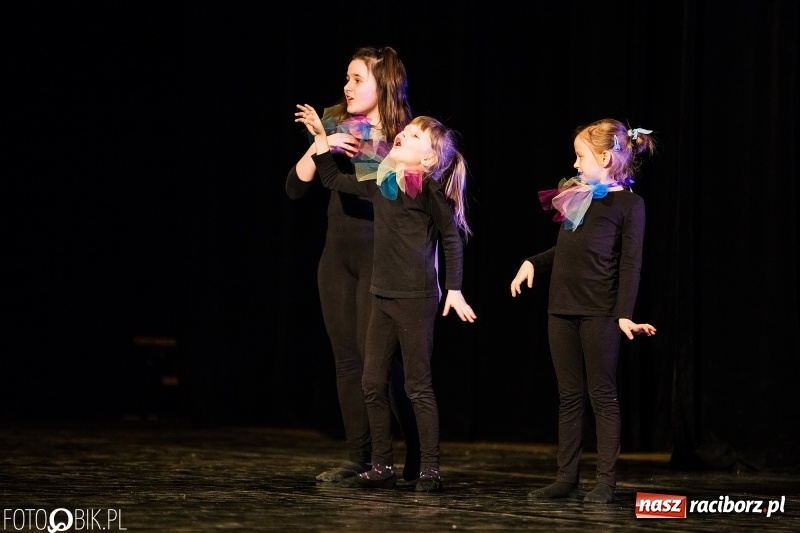 Zdjęcie w galerii na portalu naszraciborz.pl: Premiera spektaklu Grupy Teatralnej Miodzio  wiadomości z regionu