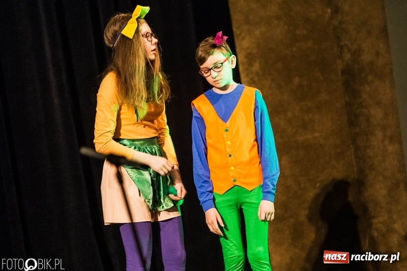 Zdjęcie w galerii na portalu naszraciborz.pl: Premiera spektaklu Grupy Teatralnej Miodzio  wiadomości z regionu