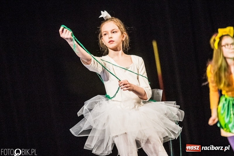 Zdjęcie w galerii na portalu naszraciborz.pl: Premiera spektaklu Grupy Teatralnej Miodzio  wiadomości z regionu