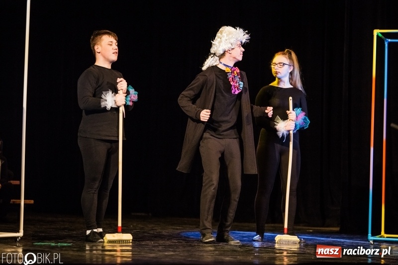 Zdjęcie w galerii na portalu naszraciborz.pl: Premiera spektaklu Grupy Teatralnej Miodzio  wiadomości z regionu