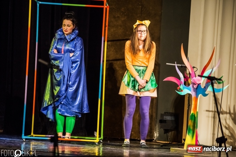 Zdjęcie w galerii na portalu naszraciborz.pl: Premiera spektaklu Grupy Teatralnej Miodzio  wiadomości z regionu