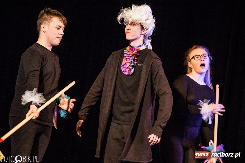 Zdjęcie w galerii na portalu naszraciborz.pl: Premiera spektaklu Grupy Teatralnej Miodzio  wiadomości z regionu