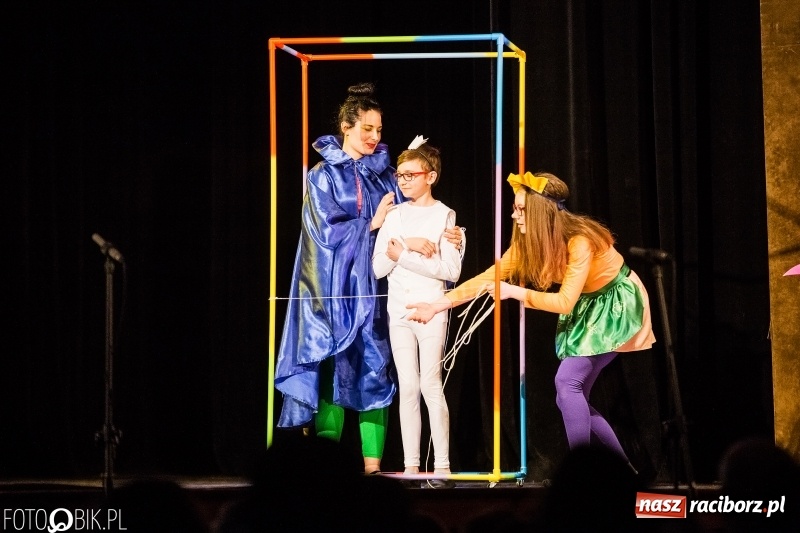 Zdjęcie w galerii na portalu naszraciborz.pl: Premiera spektaklu Grupy Teatralnej Miodzio  wiadomości z regionu