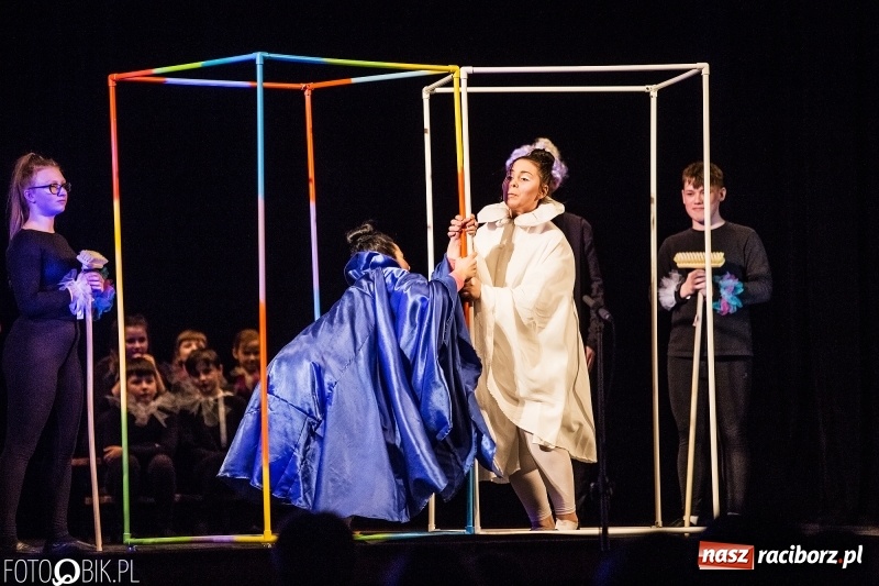 Zdjęcie w galerii na portalu naszraciborz.pl: Premiera spektaklu Grupy Teatralnej Miodzio  wiadomości z regionu