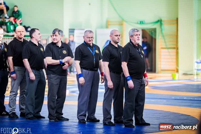 Zdjęcie w galerii na portalu naszraciborz.pl: Złoto Szewczuka, srebro Petrończaka i Majdańskiego. W Raciborzu odbył się krajowy championat juniorów w zapasach klasycznych wiadomości z regionu