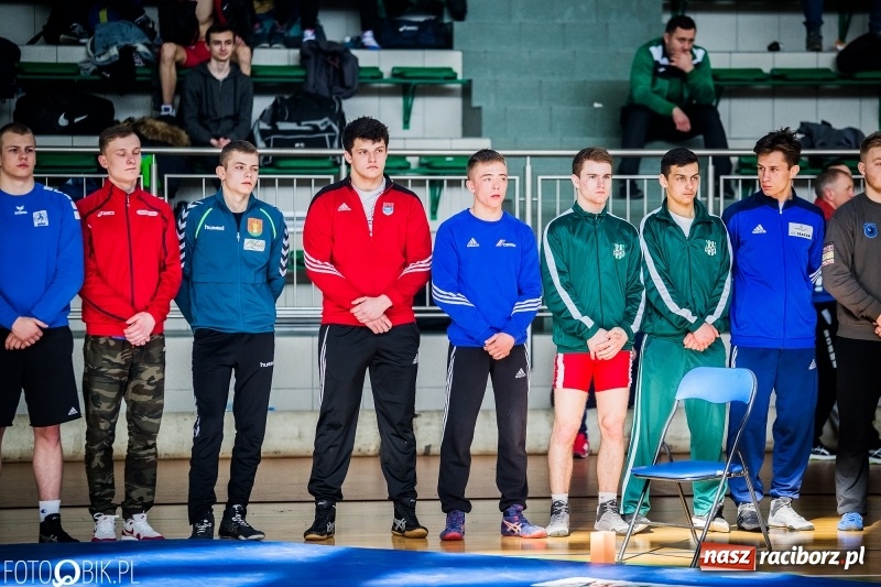 Zdjęcie w galerii na portalu naszraciborz.pl: Złoto Szewczuka, srebro Petrończaka i Majdańskiego. W Raciborzu odbył się krajowy championat juniorów w zapasach klasycznych wiadomości z regionu