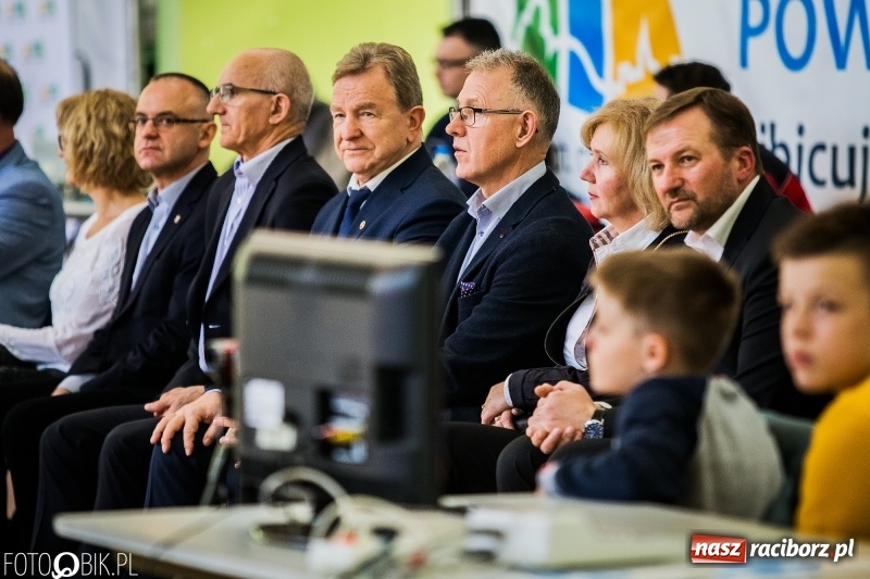 Zdjęcie w galerii na portalu naszraciborz.pl: Złoto Szewczuka, srebro Petrończaka i Majdańskiego. W Raciborzu odbył się krajowy championat juniorów w zapasach klasycznych wiadomości z regionu