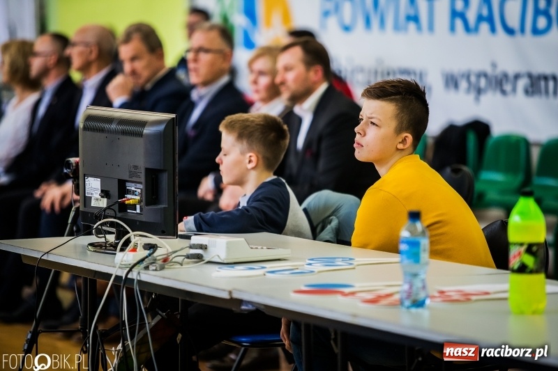 Zdjęcie w galerii na portalu naszraciborz.pl: Złoto Szewczuka, srebro Petrończaka i Majdańskiego. W Raciborzu odbył się krajowy championat juniorów w zapasach klasycznych wiadomości z regionu