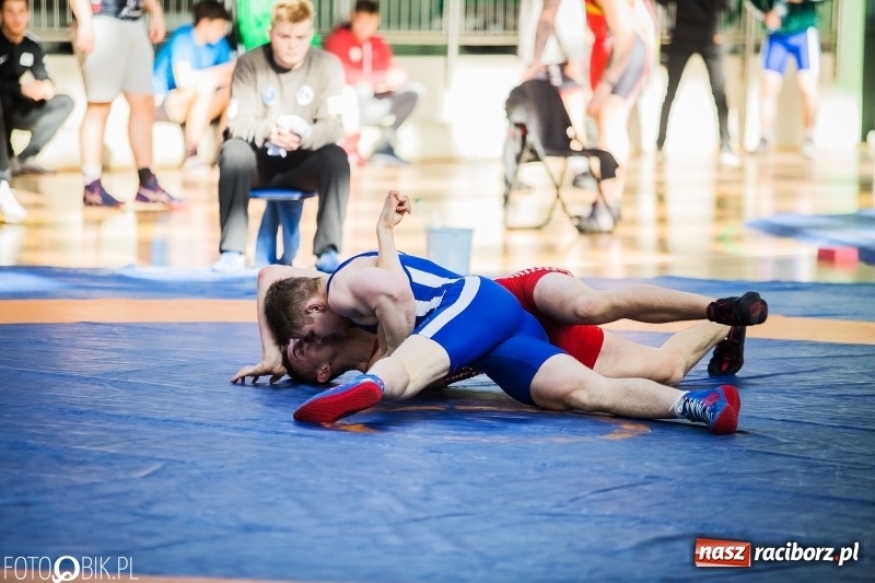 Zdjęcie w galerii na portalu naszraciborz.pl: Złoto Szewczuka, srebro Petrończaka i Majdańskiego. W Raciborzu odbył się krajowy championat juniorów w zapasach klasycznych wiadomości z regionu