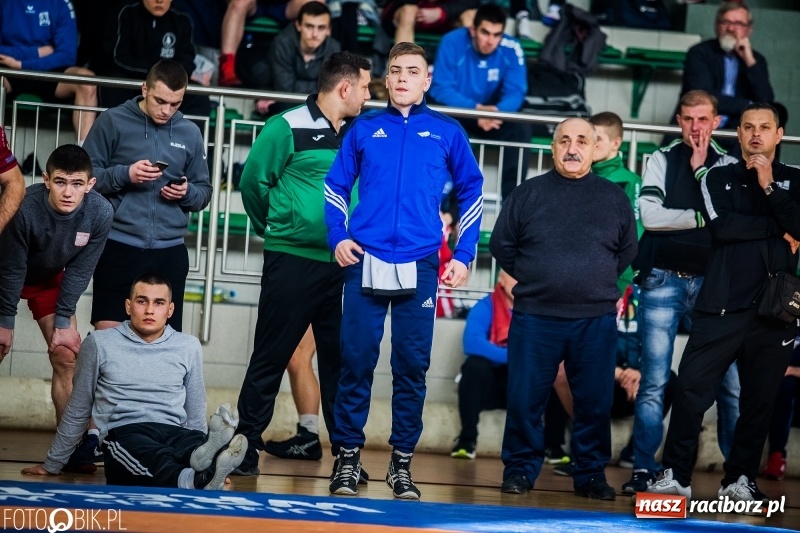 Zdjęcie w galerii na portalu naszraciborz.pl: Złoto Szewczuka, srebro Petrończaka i Majdańskiego. W Raciborzu odbył się krajowy championat juniorów w zapasach klasycznych wiadomości z regionu
