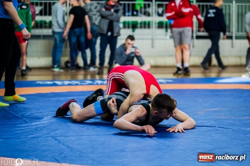 Zdjęcie w galerii na portalu naszraciborz.pl: Złoto Szewczuka, srebro Petrończaka i Majdańskiego. W Raciborzu odbył się krajowy championat juniorów w zapasach klasycznych wiadomości z regionu