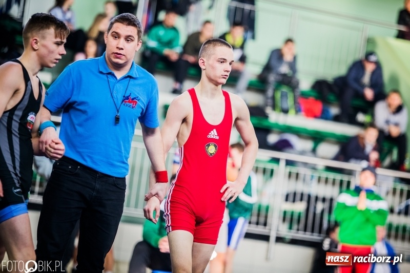 Zdjęcie w galerii na portalu naszraciborz.pl: Złoto Szewczuka, srebro Petrończaka i Majdańskiego. W Raciborzu odbył się krajowy championat juniorów w zapasach klasycznych wiadomości z regionu