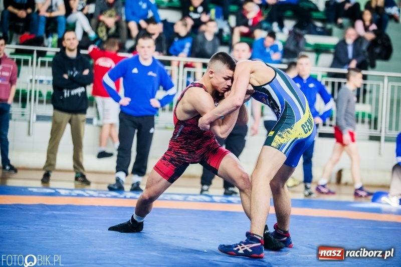 Zdjęcie w galerii na portalu naszraciborz.pl: Złoto Szewczuka, srebro Petrończaka i Majdańskiego. W Raciborzu odbył się krajowy championat juniorów w zapasach klasycznych wiadomości z regionu