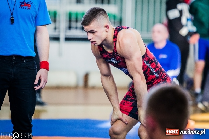 Zdjęcie w galerii na portalu naszraciborz.pl: Złoto Szewczuka, srebro Petrończaka i Majdańskiego. W Raciborzu odbył się krajowy championat juniorów w zapasach klasycznych wiadomości z regionu