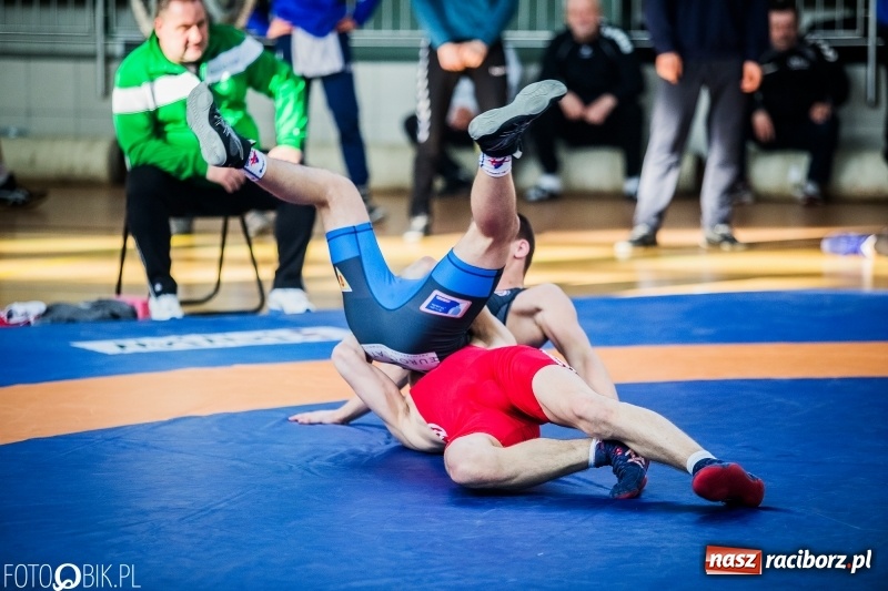 Zdjęcie w galerii na portalu naszraciborz.pl: Złoto Szewczuka, srebro Petrończaka i Majdańskiego. W Raciborzu odbył się krajowy championat juniorów w zapasach klasycznych wiadomości z regionu