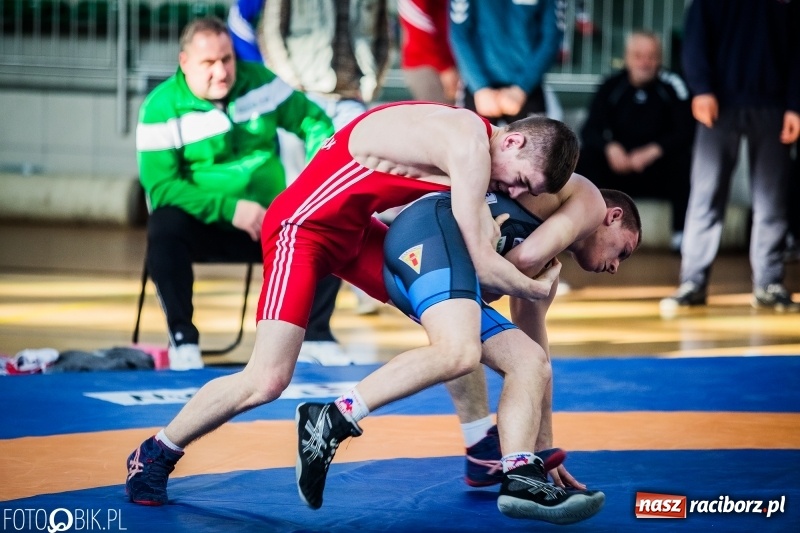 Zdjęcie w galerii na portalu naszraciborz.pl: Złoto Szewczuka, srebro Petrończaka i Majdańskiego. W Raciborzu odbył się krajowy championat juniorów w zapasach klasycznych wiadomości z regionu