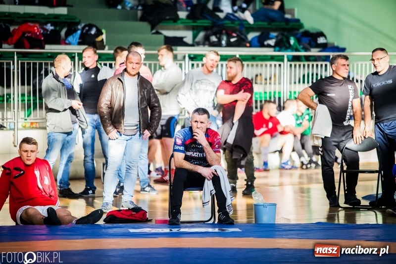 Zdjęcie w galerii na portalu naszraciborz.pl: Złoto Szewczuka, srebro Petrończaka i Majdańskiego. W Raciborzu odbył się krajowy championat juniorów w zapasach klasycznych wiadomości z regionu