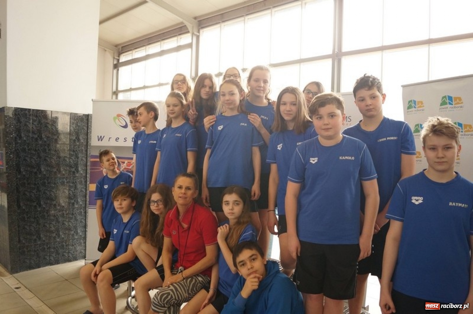 Zdjęcie w galerii na portalu naszraciborz.pl: Pływanie. Drużynowe Mistrzostwa Młodzików 12-letnich na pływalni ZSOMS wiadomości z regionu