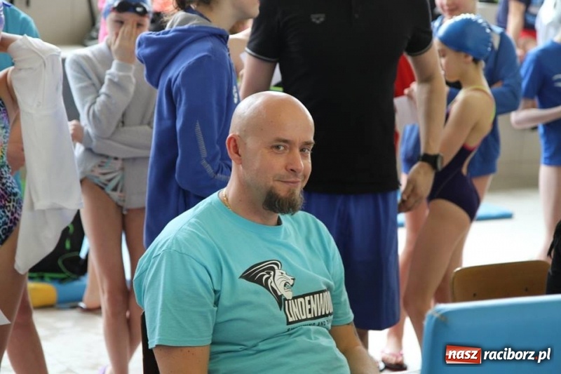 Zdjęcie w galerii na portalu naszraciborz.pl: Pływanie. Drużynowe Mistrzostwa Młodzików 12-letnich na pływalni ZSOMS wiadomości z regionu