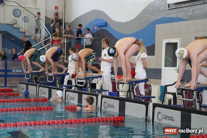 Zdjęcie w galerii na portalu naszraciborz.pl: Pływanie. Drużynowe Mistrzostwa Młodzików 12-letnich na pływalni ZSOMS wiadomości z regionu