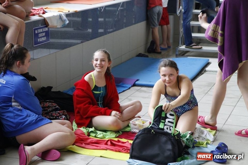 Zdjęcie w galerii na portalu naszraciborz.pl: Pływanie. Drużynowe Mistrzostwa Młodzików 12-letnich na pływalni ZSOMS wiadomości z regionu