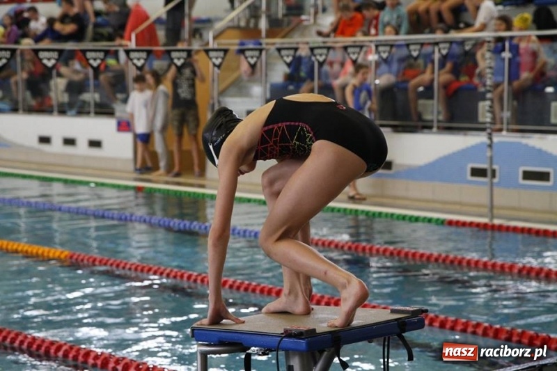 Zdjęcie w galerii na portalu naszraciborz.pl: Pływanie. Drużynowe Mistrzostwa Młodzików 12-letnich na pływalni ZSOMS wiadomości z regionu