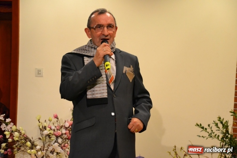 Zdjęcie w galerii na portalu naszraciborz.pl: O kobietach i nie tylko z przymrużeniem oka - montaż słowno-muzyczny na zamku wiadomości z regionu