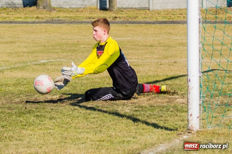 Zdjęcie w galerii na portalu naszraciborz.pl: Przypadkowe gole przyczyną porażki juniorów Tworkowa wiadomości z regionu