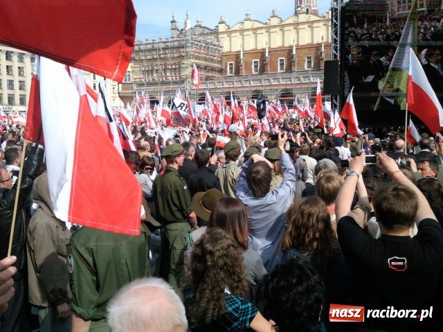 Zdjęcie w galerii na portalu naszraciborz.pl: Raciborzanie żegnali parę prezydencką wiadomości z regionu