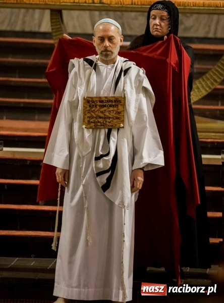 Zdjęcie w galerii na portalu naszraciborz.pl: Pieśń o moim Mesjaszu. Midraszowy Teatr Żydowski wystąpił w kościele pw. NSPJ wiadomości z regionu