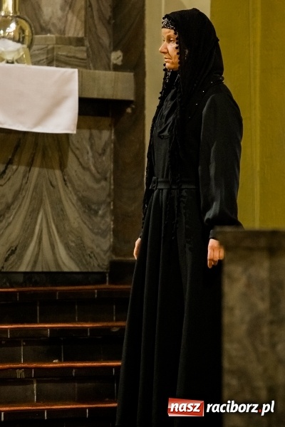 Zdjęcie w galerii na portalu naszraciborz.pl: Pieśń o moim Mesjaszu. Midraszowy Teatr Żydowski wystąpił w kościele pw. NSPJ wiadomości z regionu