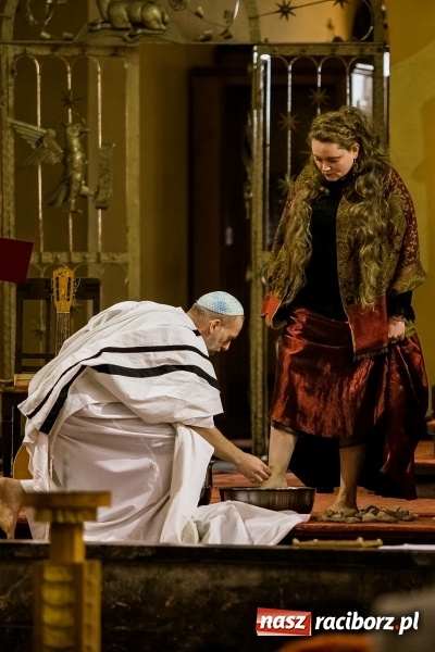 Zdjęcie w galerii na portalu naszraciborz.pl: Pieśń o moim Mesjaszu. Midraszowy Teatr Żydowski wystąpił w kościele pw. NSPJ wiadomości z regionu