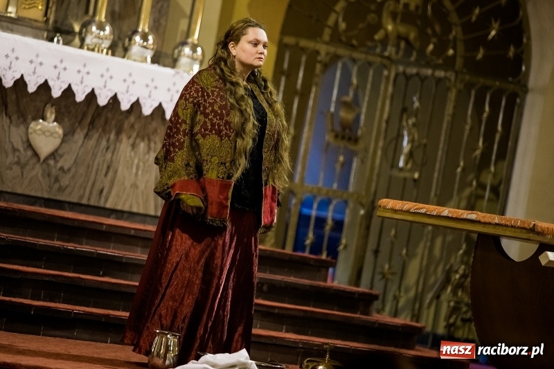 Zdjęcie w galerii na portalu naszraciborz.pl: Pieśń o moim Mesjaszu. Midraszowy Teatr Żydowski wystąpił w kościele pw. NSPJ wiadomości z regionu