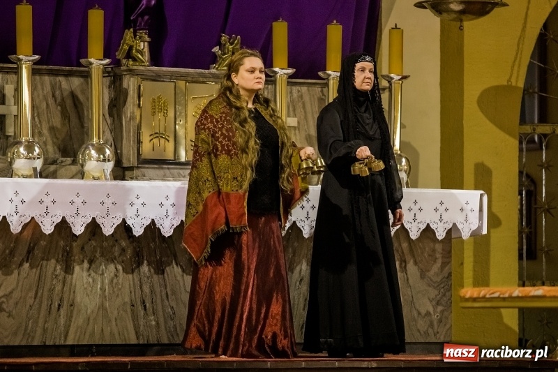 Zdjęcie w galerii na portalu naszraciborz.pl: Pieśń o moim Mesjaszu. Midraszowy Teatr Żydowski wystąpił w kościele pw. NSPJ wiadomości z regionu