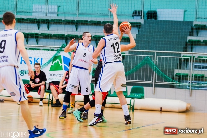 Zdjęcie w galerii na portalu naszraciborz.pl: Niemoc Ofensywy przerwana. MKKS Rybnik pokonany wiadomości z regionu