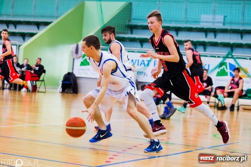Zdjęcie w galerii na portalu naszraciborz.pl: Niemoc Ofensywy przerwana. MKKS Rybnik pokonany wiadomości z regionu