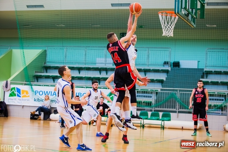Zdjęcie w galerii na portalu naszraciborz.pl: Niemoc Ofensywy przerwana. MKKS Rybnik pokonany wiadomości z regionu