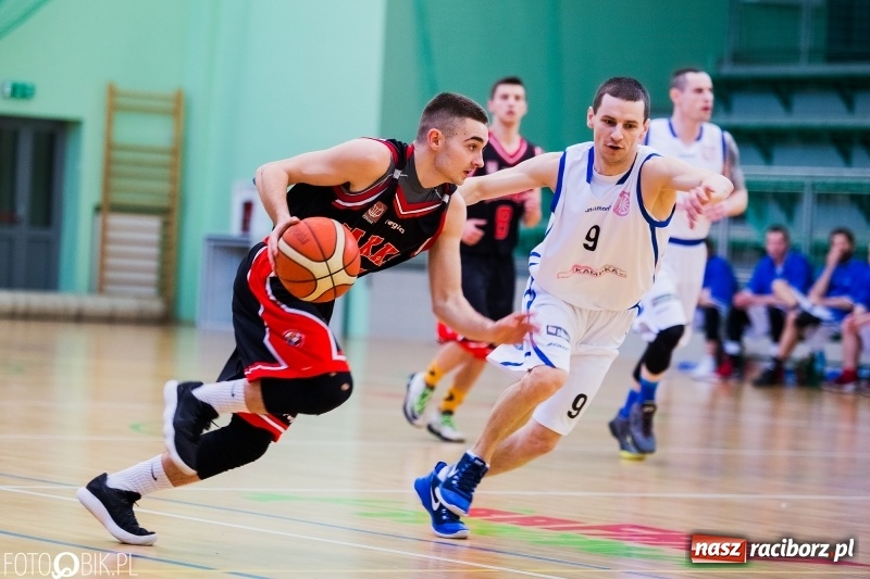 Zdjęcie w galerii na portalu naszraciborz.pl: Niemoc Ofensywy przerwana. MKKS Rybnik pokonany wiadomości z regionu