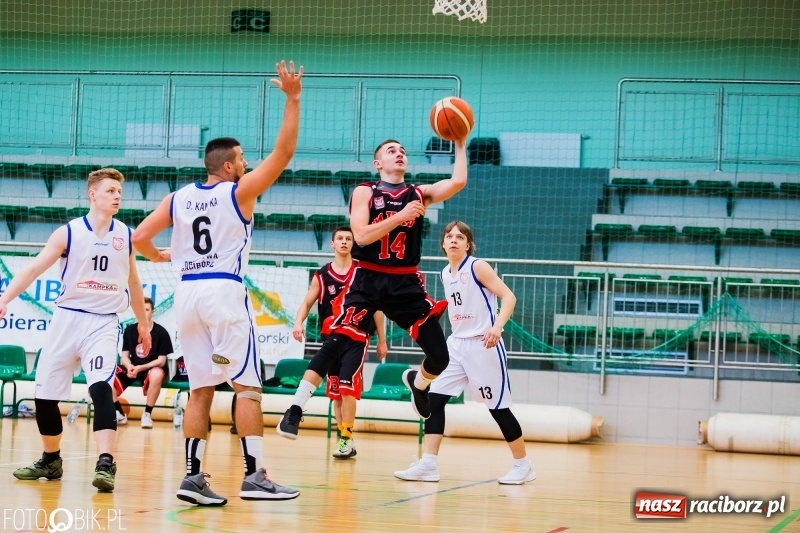 Zdjęcie w galerii na portalu naszraciborz.pl: Niemoc Ofensywy przerwana. MKKS Rybnik pokonany wiadomości z regionu