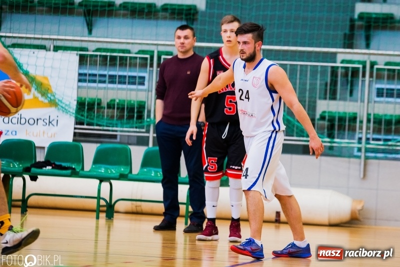 Zdjęcie w galerii na portalu naszraciborz.pl: Niemoc Ofensywy przerwana. MKKS Rybnik pokonany wiadomości z regionu