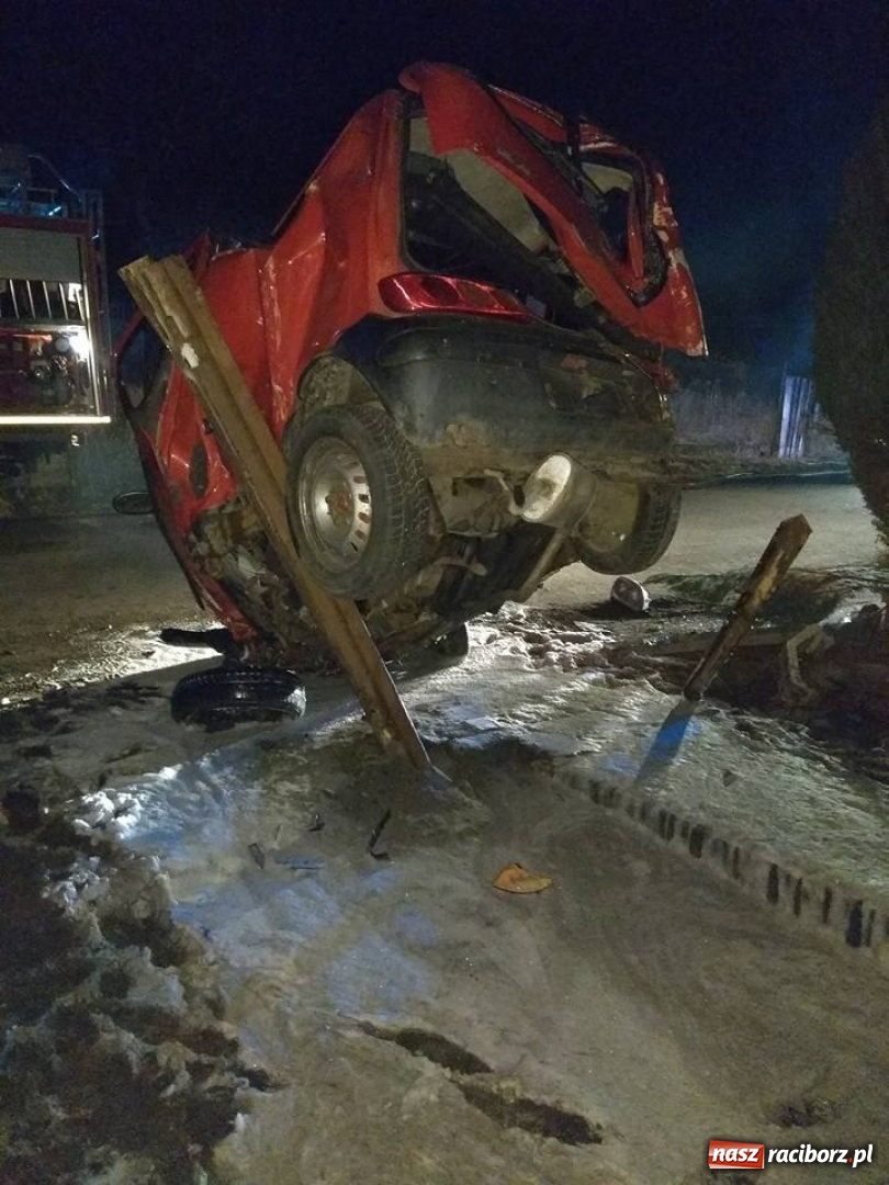 Zdjęcie w galerii na portalu naszraciborz.pl: Kierowca BMW na niemieckich rejestracjach staranował trzy pojazdy. 35-latek miał ponad dwa promile!   wiadomości z regionu