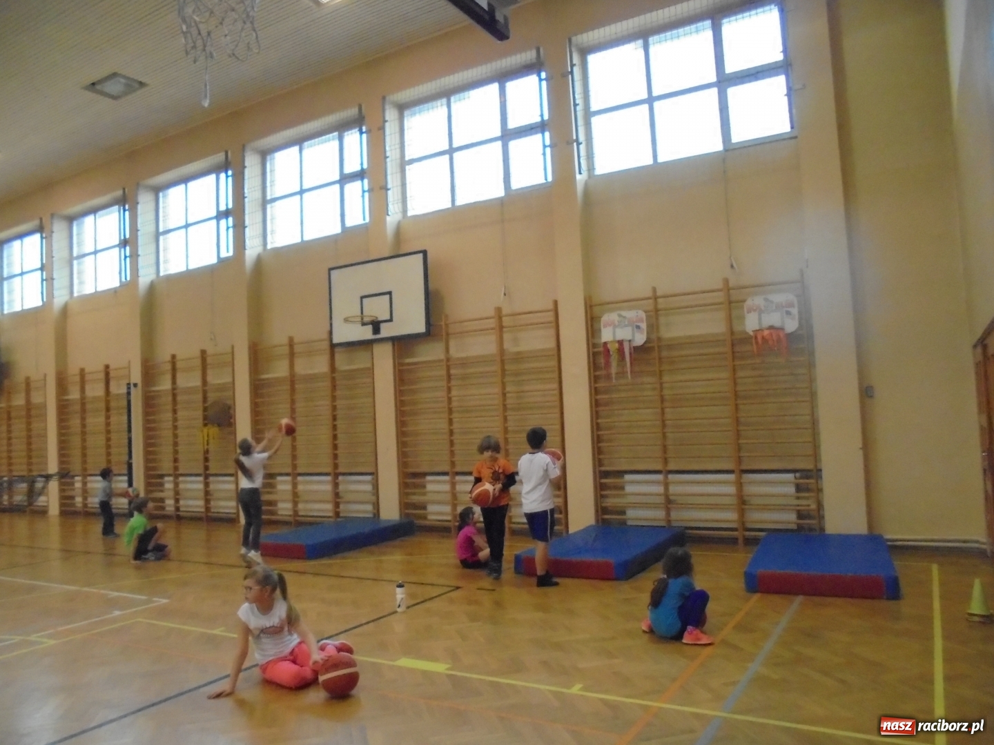 Zdjęcie w galerii na portalu naszraciborz.pl: TKKF Rafako powitało wiosnę na sportowo wiadomości z regionu