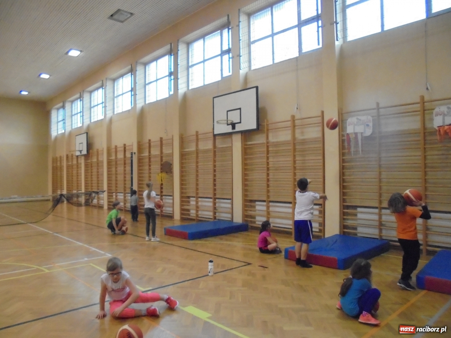 Zdjęcie w galerii na portalu naszraciborz.pl: TKKF Rafako powitało wiosnę na sportowo wiadomości z regionu