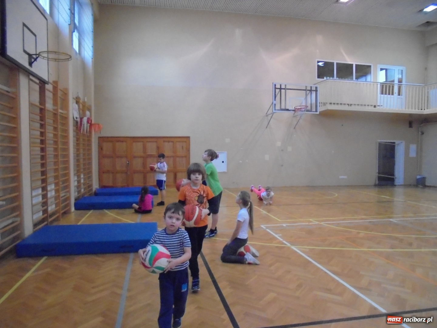 Zdjęcie w galerii na portalu naszraciborz.pl: TKKF Rafako powitało wiosnę na sportowo wiadomości z regionu