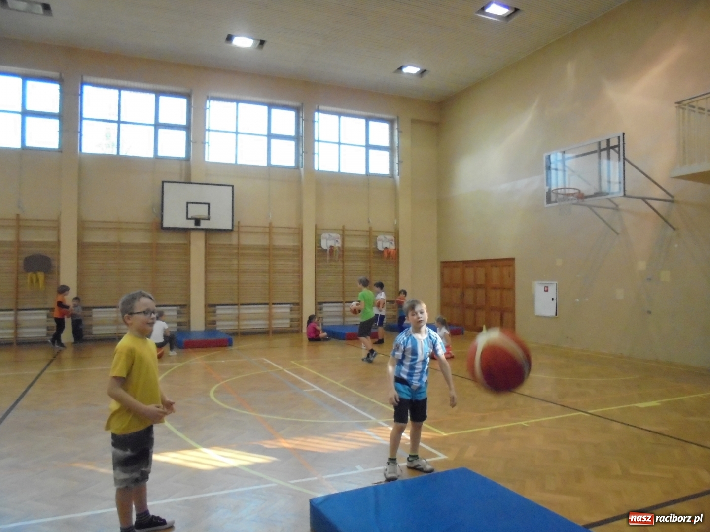 Zdjęcie w galerii na portalu naszraciborz.pl: TKKF Rafako powitało wiosnę na sportowo wiadomości z regionu