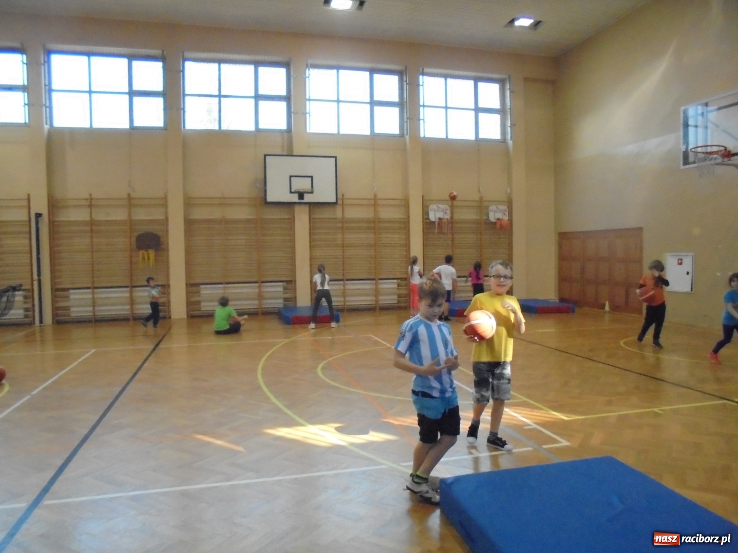 Zdjęcie w galerii na portalu naszraciborz.pl: TKKF Rafako powitało wiosnę na sportowo wiadomości z regionu