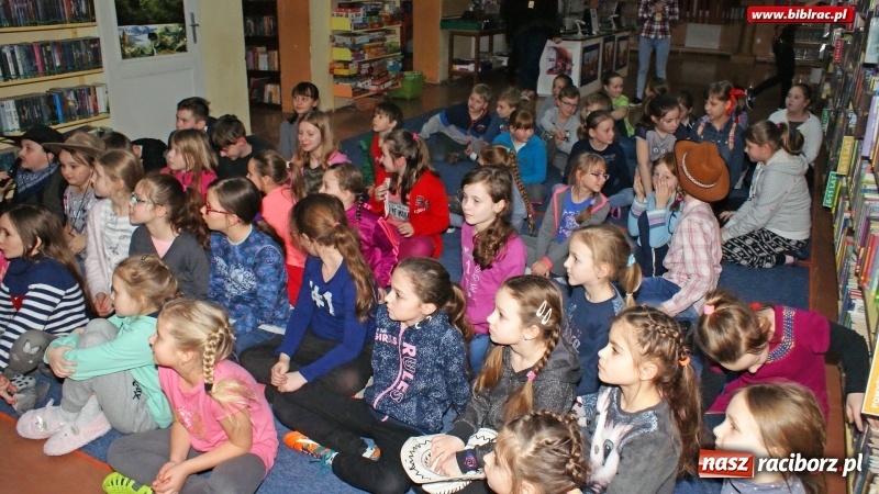 Zdjęcie w galerii na portalu naszraciborz.pl: Noc na bardzo Dzikim Zachodzie w raciborskiej bibliotece wiadomości z regionu